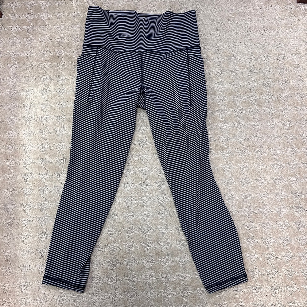 Athleta Salutation Stash Pocket 7/8 Leggings
